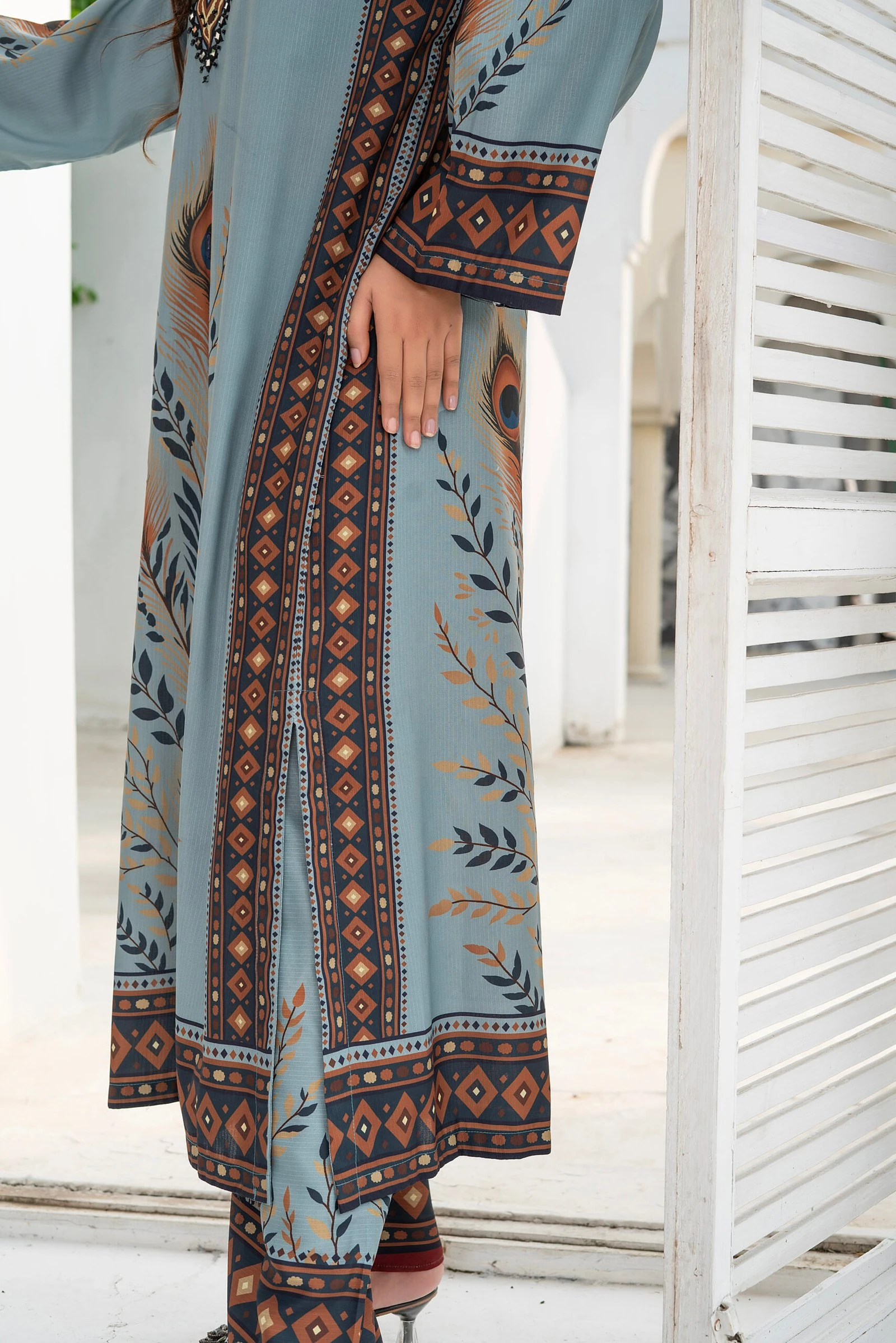 Kaavish 2PC - Grey Peacock Suit